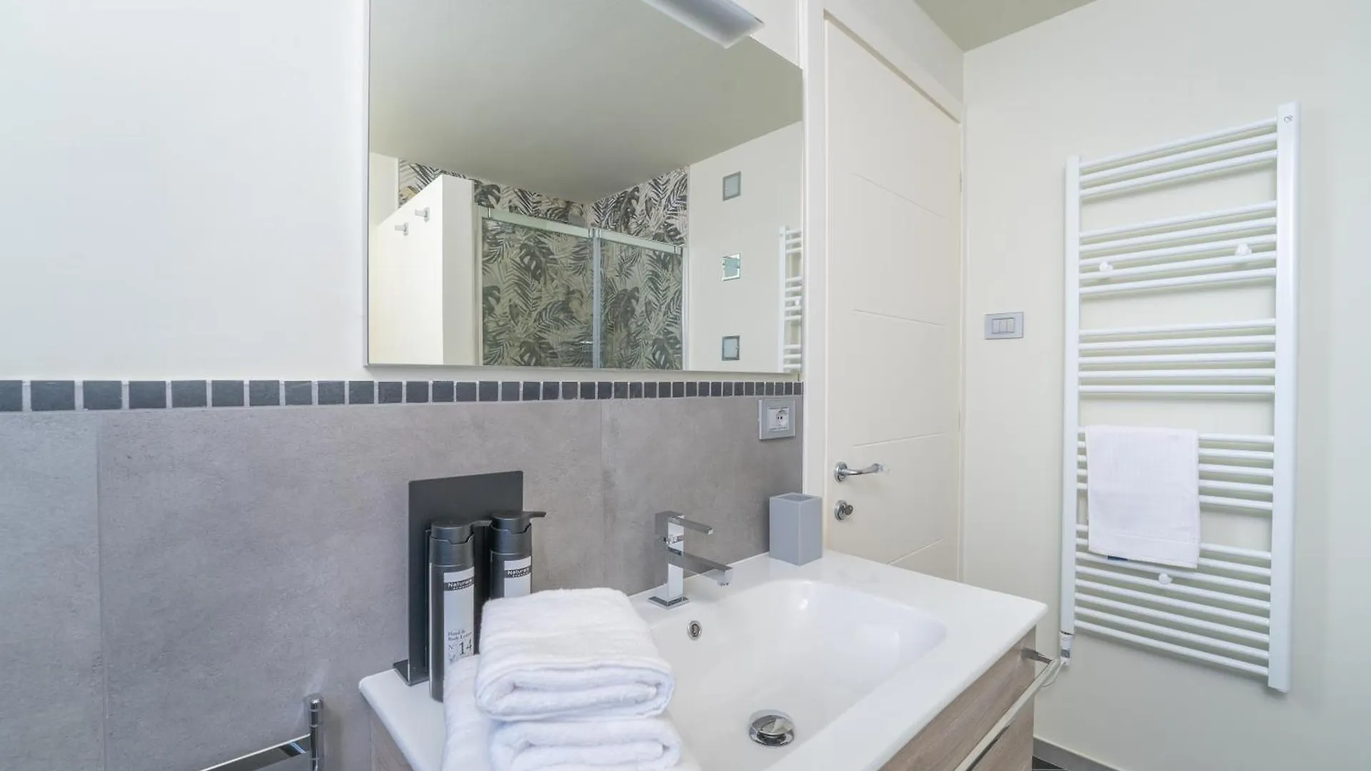 Rooms Le Rive 23 Costa Volpino