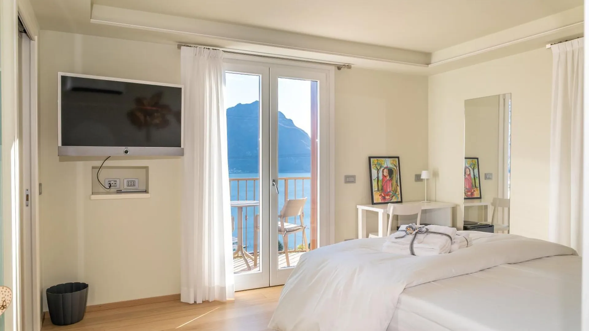 Rooms Le Rive 23 Costa Volpino 0*,